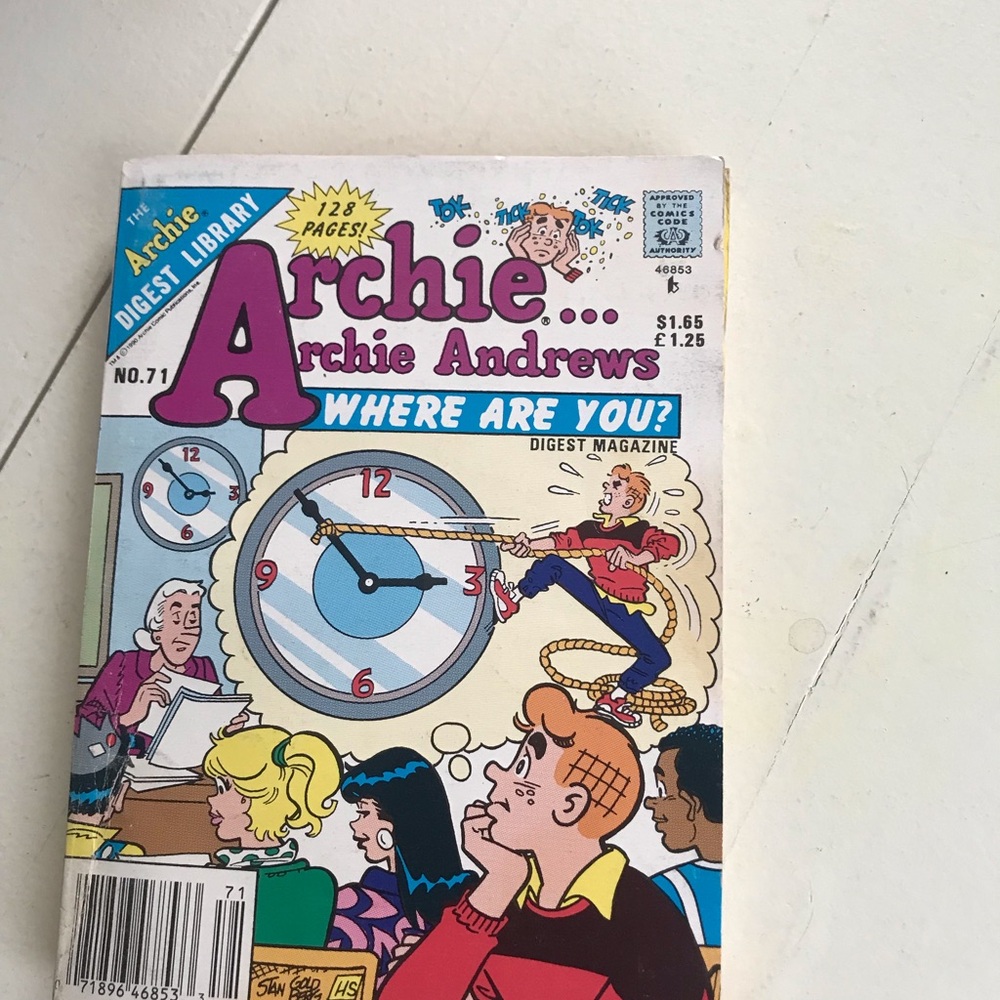 Archie Andrews Digest Magazine #71- White, Pink, Blue Comic Cover